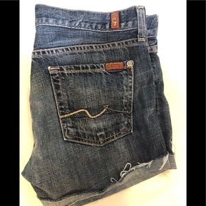 7 for all mankind jean shorts (size 30)